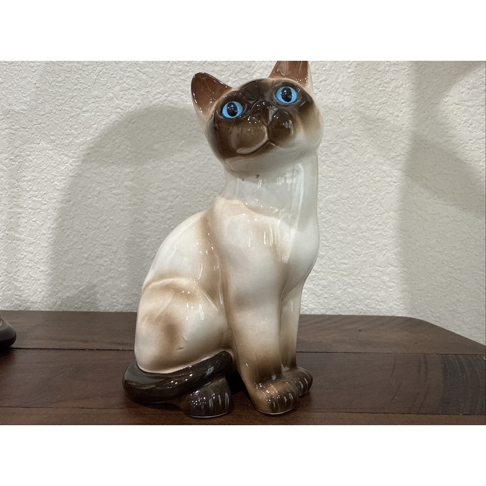 Enesco Cat Figurine with Blue Eyes Siamese Kitten - Picture 4 of 13